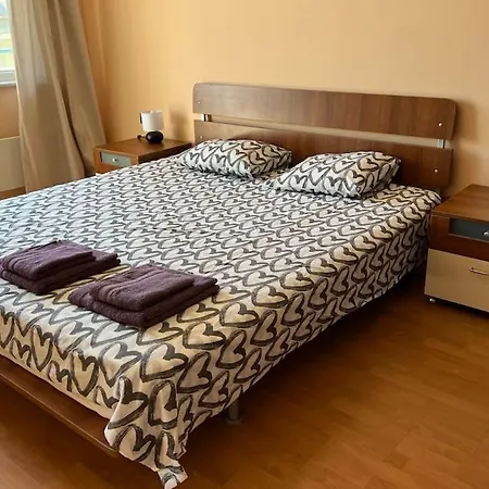 Lovely Spacious 3br Just Outside Of Centre Apartamento Sófia