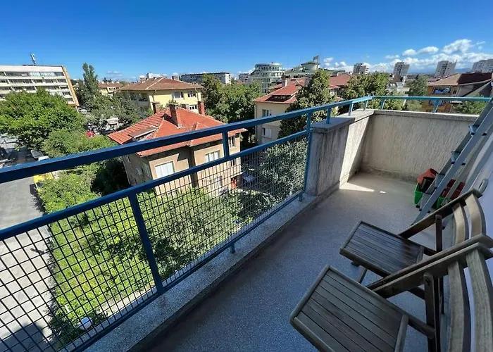 Lovely Spacious 3br Just Outside Of Centre Apartament