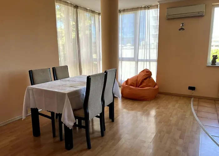 Lovely Spacious 3br Just Outside Of Centre Apartament