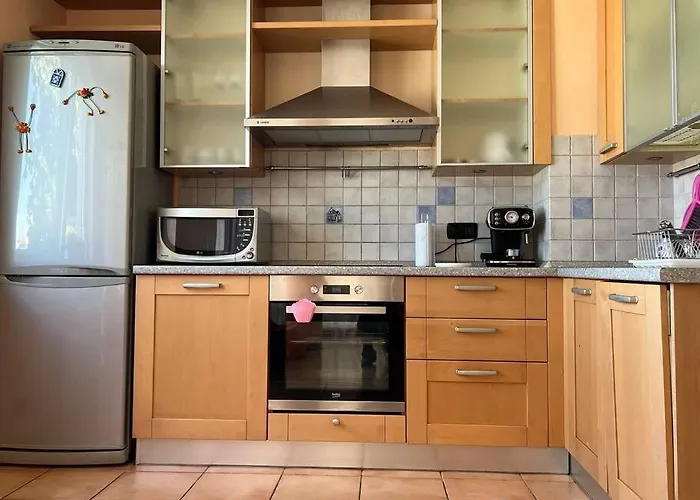 Apartament Lovely Spacious 3br Just Outside Of Centre