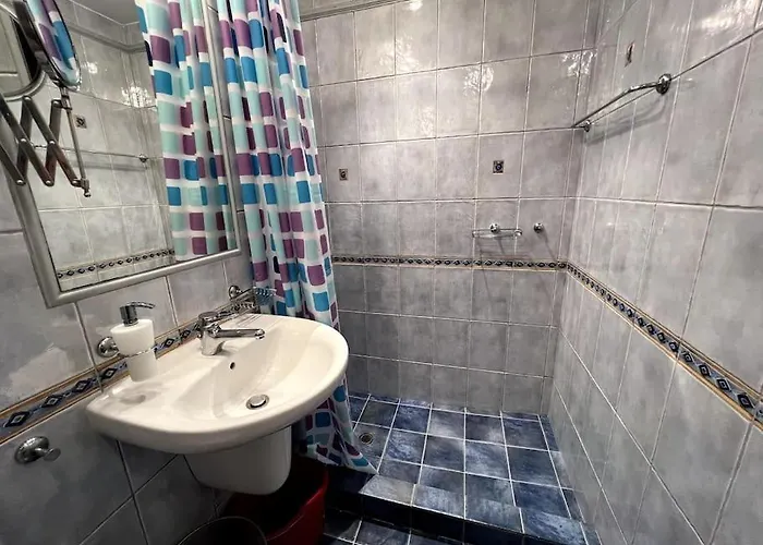 Lovely Spacious 3br Just Outside Of Centre *