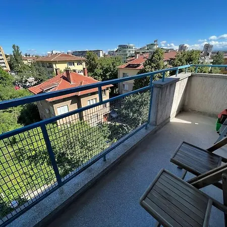 Lovely Spacious 3br Just Outside Of Centre Apartment