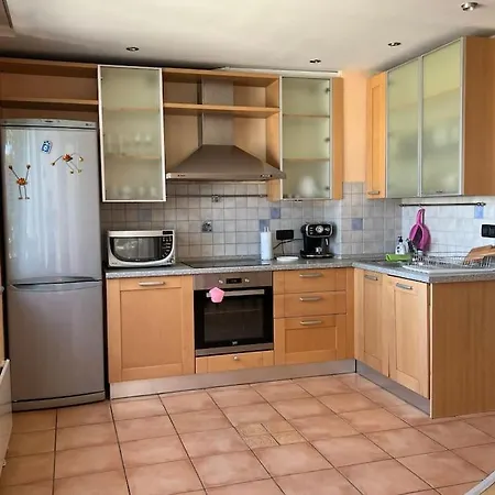 Lovely Spacious 3br Just Outside Of Centre Sofia